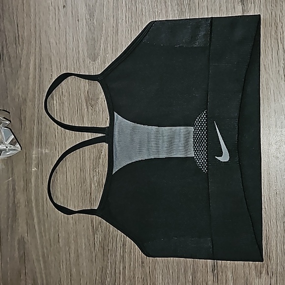 Nike sports bra - Picture 1 of 4